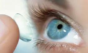 پیر چشمی چیست؟ + علت، علائم و راه‌های درمان