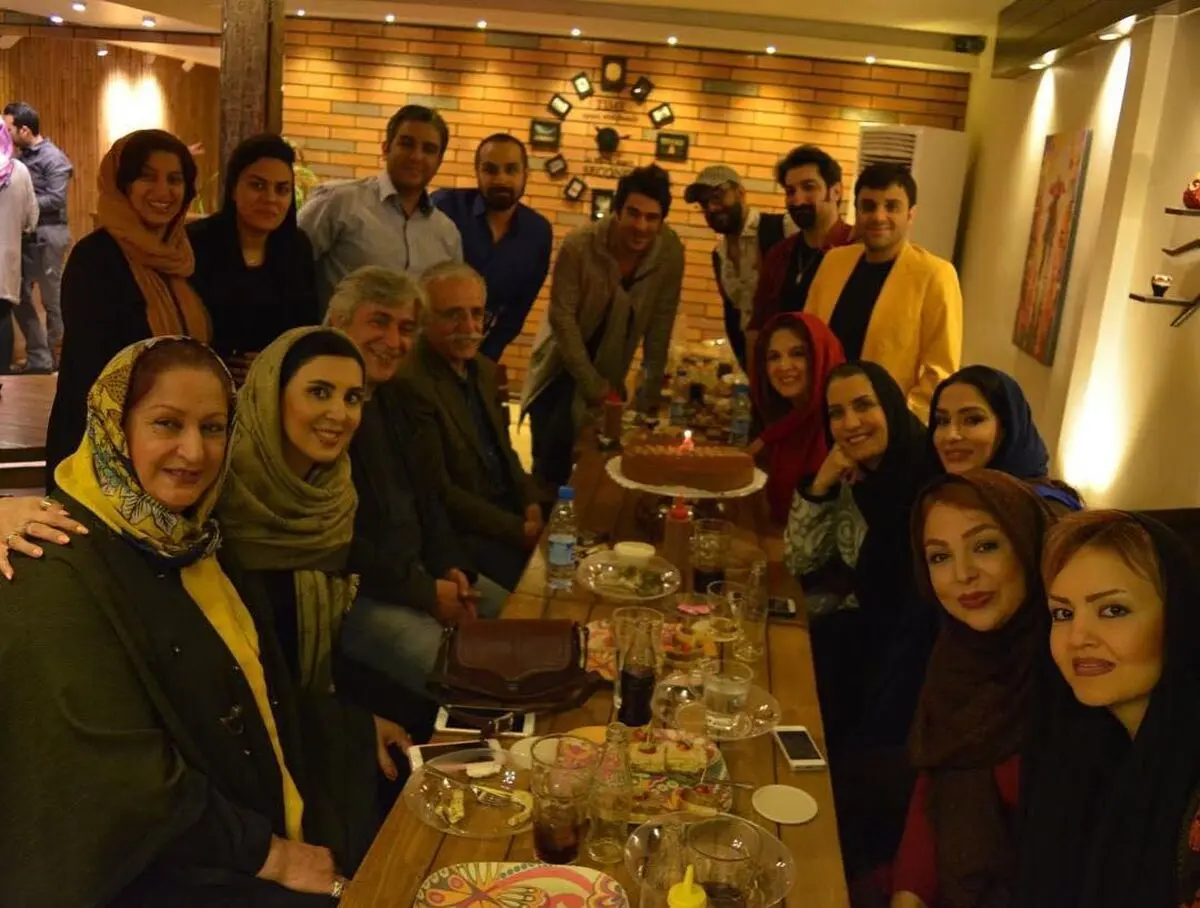 سیدضیا هاشمی: ولخرجی سلبریتی‌ها برای گرفتن جشن تولدهای عجیب چه معنایی دارد؟