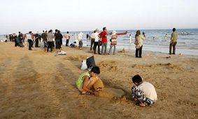 دادستان قشم: با بدحجابی برخورد قضایی شود