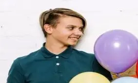 بلوغ دیررس پسران چه علامتی دارد ؟