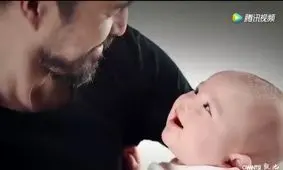 کودکی که فقط با صدای قلب مادرش آرام گرفت