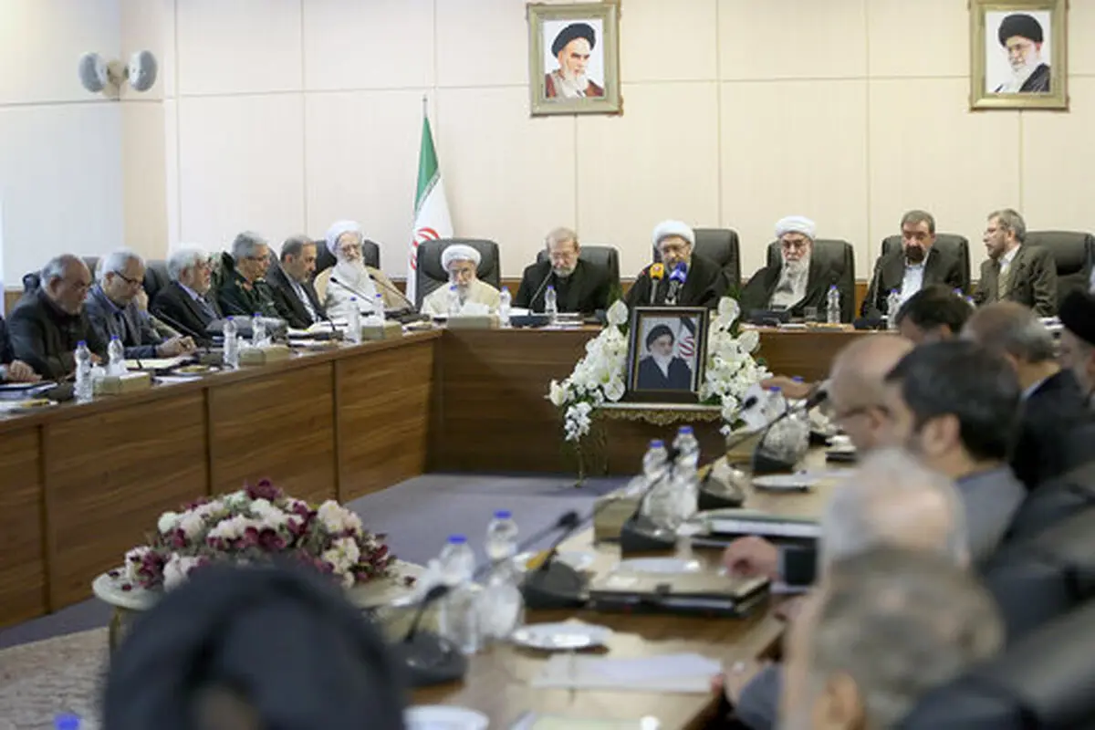 آقایان مجمع تشخیص! راه مذاکره با امریکا را باز نکنید
