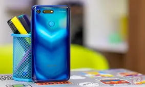 آنر با گوشی‌های تاشو متفاوت