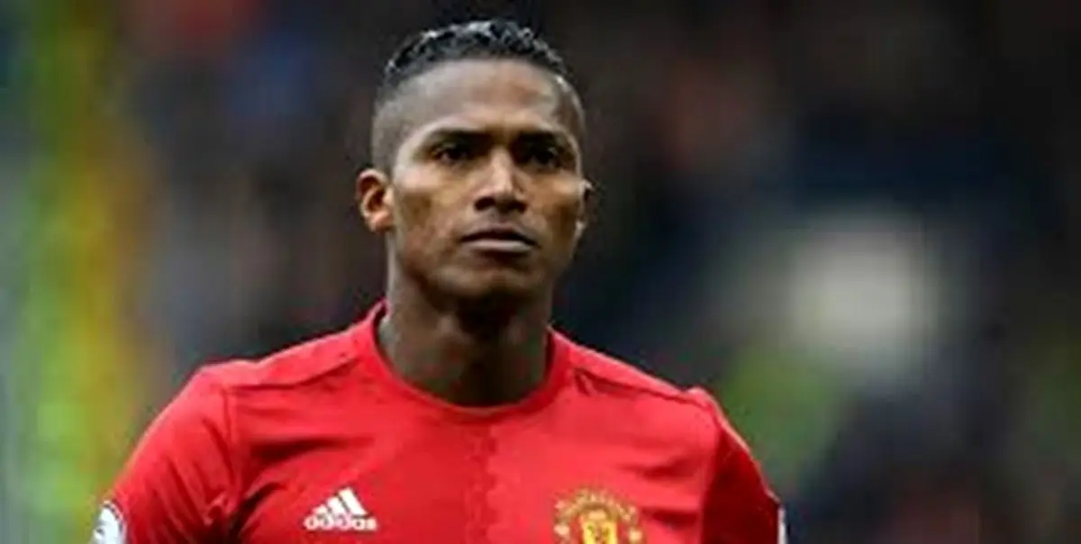 وداع والنسیا با منچستر پس از 10 سال