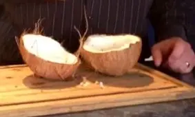 روش باز کردن صحیح نارگیل