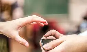 اگر به همسرتان و گوشی تلفن همراهش شک دارید، بخوانید