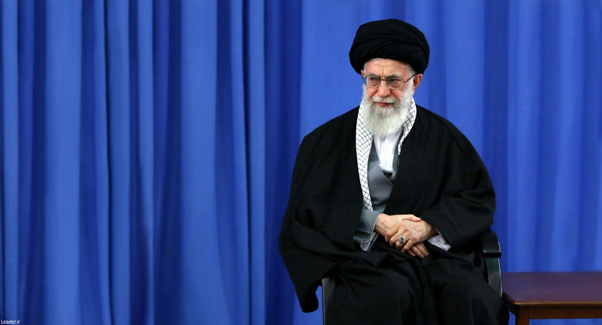 پاسخ رهبر انقلاب اسلامی به نامه آیت الله آملی لاریجانی: با پیشنهاد به حق جنابعالی موافقم و آن را می‌پذیرم