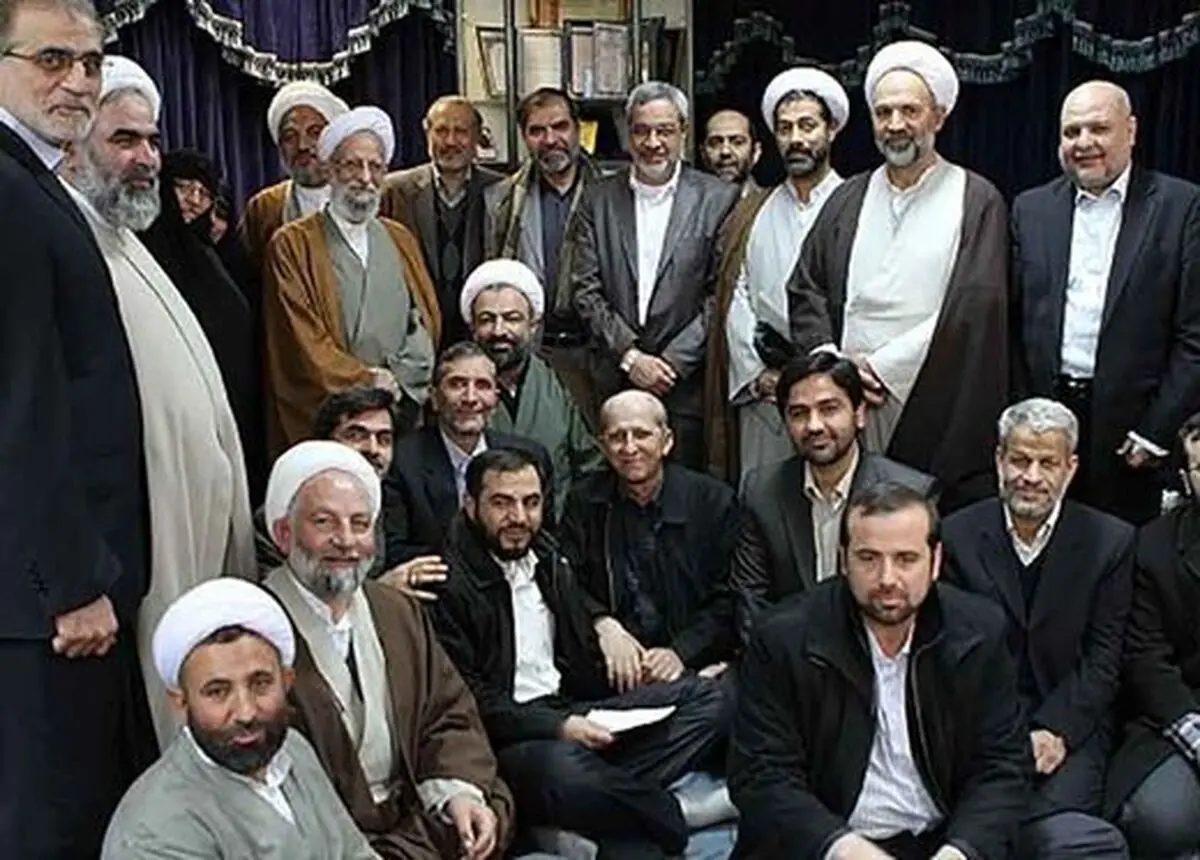 بهره‌برداری سیاسی از چهره‌هایی که اهل سیاست‌ورزی نیستند/ چرا جبهه پایداری خود را زیر عبای آیت‌الله پنهان می‌کند؟