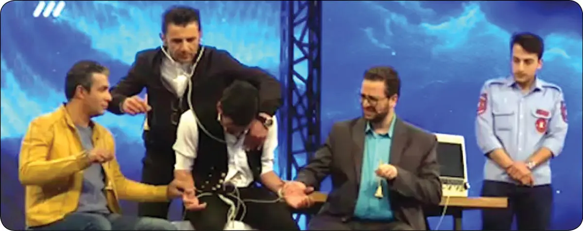 تذکر جدی علیخانی به شرکت‌کننده "عصر جدید" در پشت صحنه+ویدئو