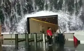 آبشار داخل ساختمان در اندونزی!
