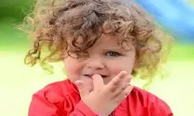 درمان های خانگی برای مبارزه با ناخن جویدن