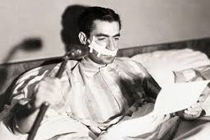 سفر در زمان؛ تصویری از ترور نافرجام محمدرضا پهلوی در ۱۵ بهمن