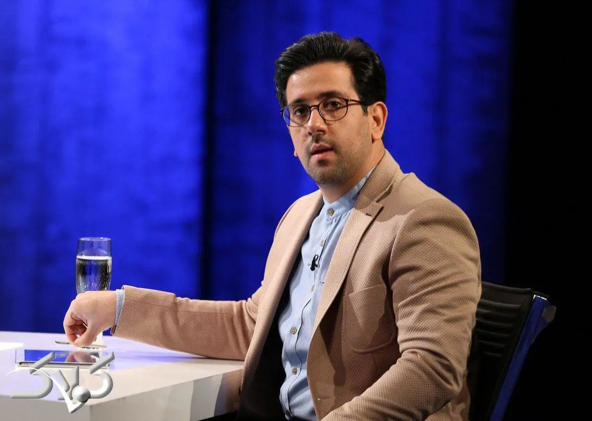 واکنش مجری گفتگو جمشید مشایخی به انتقادات پرویز پرستویی و بهنوش طباطبایی