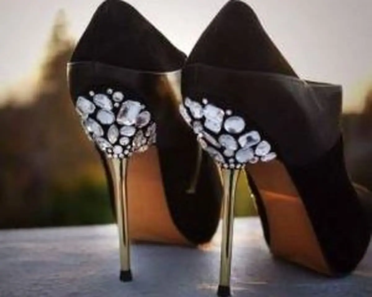 با ترفندی جالب کفش‌های قدیمی خود را تزیین کنید