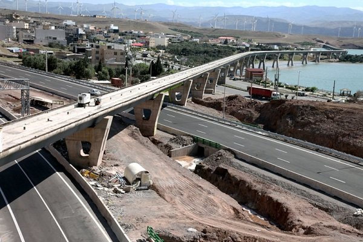 مسیر ریلی گیلان سالانه ۵۰ میلیارد دلار درآمد ایجاد میکند