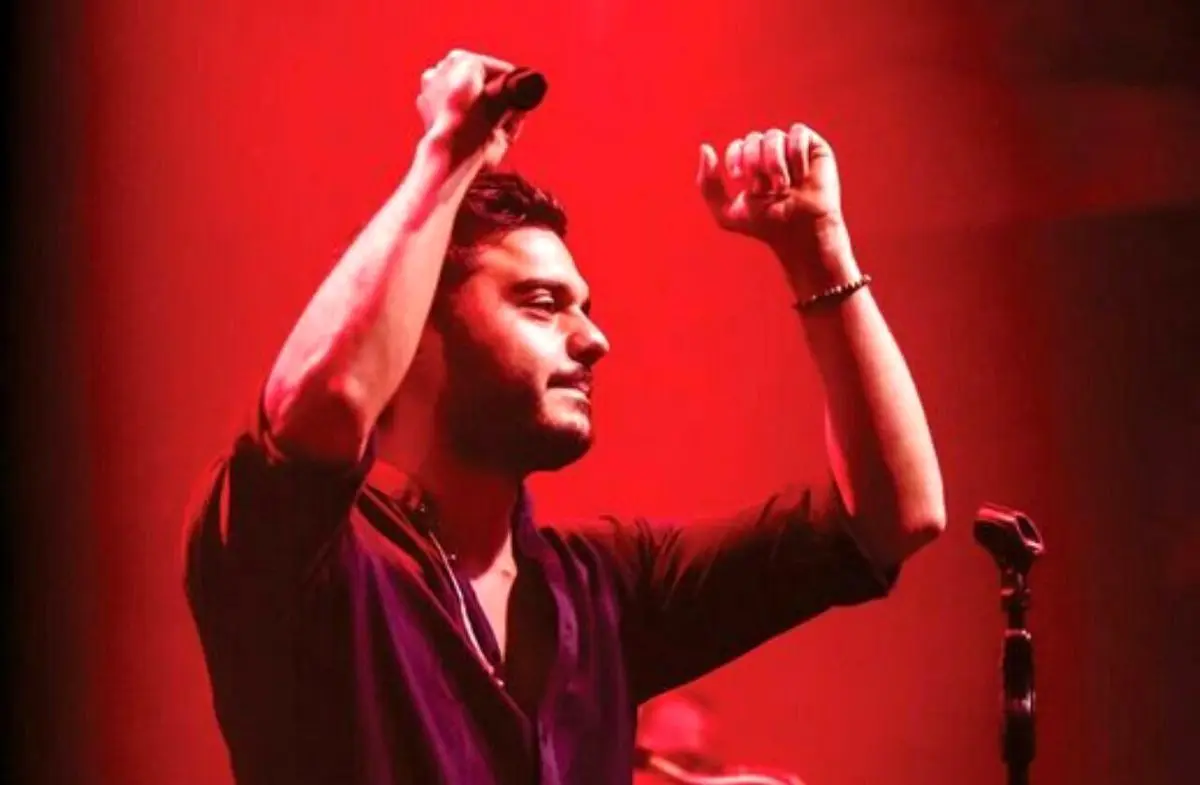 خواننده مشهور ترکیه‌ای برای تراکتور می‌خواند