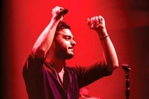 خواننده مشهور ترکیه‌ای برای تراکتور می‌خواند