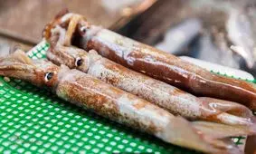 وقتی ژاپنی‌ها ماهی، اختاپوس و قورباغه را زنده زنده می‌خورند