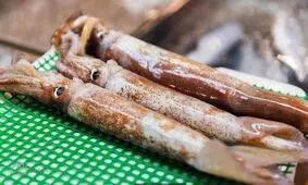 وقتی ژاپنی‌ها ماهی، اختاپوس و قورباغه را زنده زنده می‌خورند