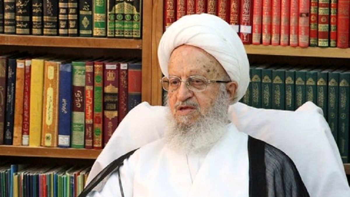 آیتالله مکارم شیرازی حاشیهسازیهای اخیر در قم را توهین به مراجع و رهبری خواند