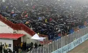 باران شدید در ورزشگاه شهید وطنی