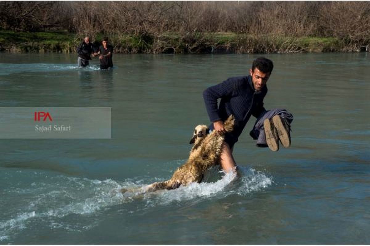 رودخانه سد راه اهالی روستای ده دیک برای رسیدن به شهر+ عکس