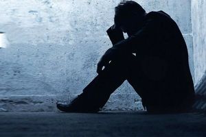 نشانه‌های افسردگی را بشناسید/ آیا درمان افسردگی با قرص آگوملاتین عوارض دارد؟