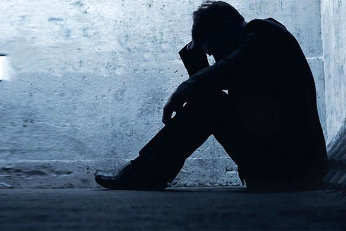 نشانه‌های افسردگی را بشناسید/ آیا درمان افسردگی با قرص آگوملاتین عوارض دارد؟
