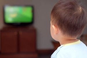 تماشای تلویزیون برای کودکان؛ ممنوع