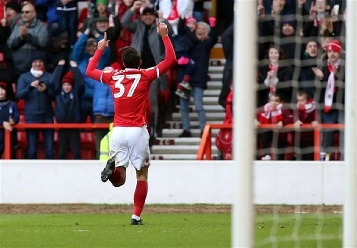 ستایش کریم انصاری‌فرد از سوی هواداران وفادار ناتینگهام فارست