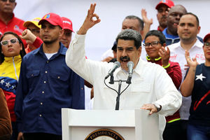 مادورو حملات سایبری را علت ادامه بی‌برقی دانست