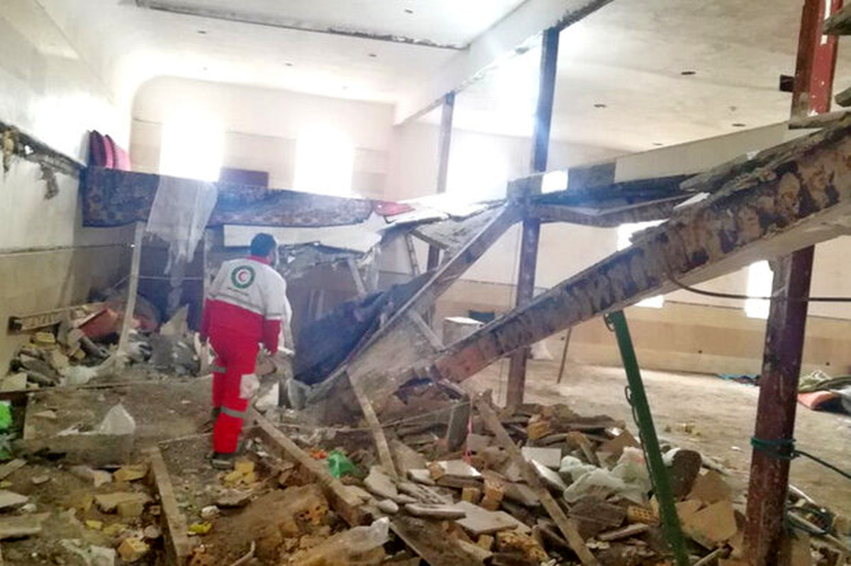 ریزش سقف یک مسجد در نوبران ساوه/ ۱۰ نفر مصدوم شدند