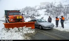 ۷ اکیپ راهداری مشغول بازگشایی راه‌های مواصلاتی بیجار-قروه-همدان هستند