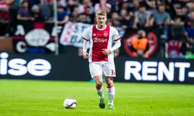 احتمال حضور ده لیخت در لیورپول