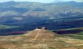 کوه زندان سلیمان واقع در تخت سلیمان، تکاب، آذربایجان غربی