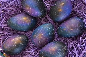 تزیین تخم مرغ سفره هفت سین به شکل کهکشان + تصاویر