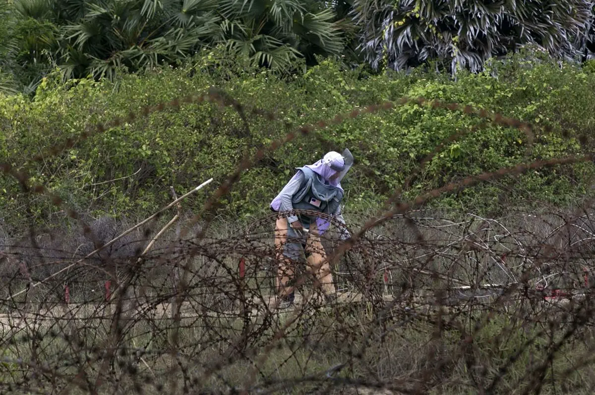 شغل عجیب زنان در خطرناک‌ترین جای جهان