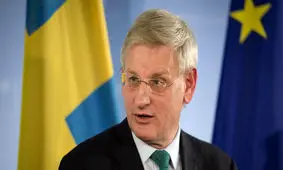 واکنش نخست‌وزیر اسبق سوئد به سفر روحانی به عراق و مقایسه آن با سفر ترامپ