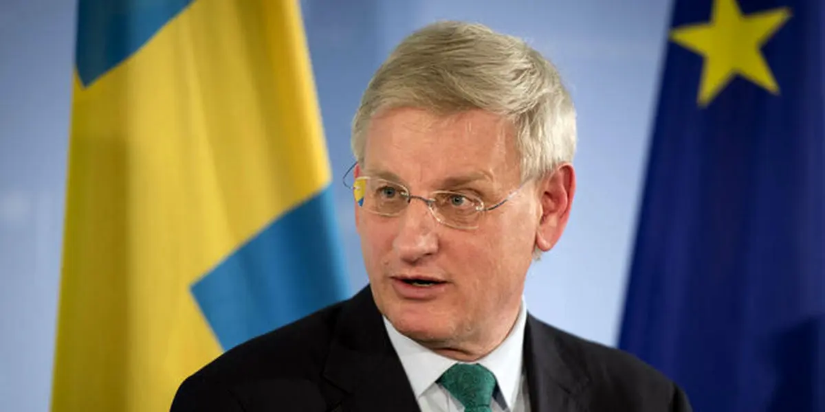 واکنش نخست‌وزیر اسبق سوئد به سفر روحانی به عراق و مقایسه آن با سفر ترامپ