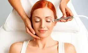 چه کسانی کاندید لایه بردای پوست هستند؟