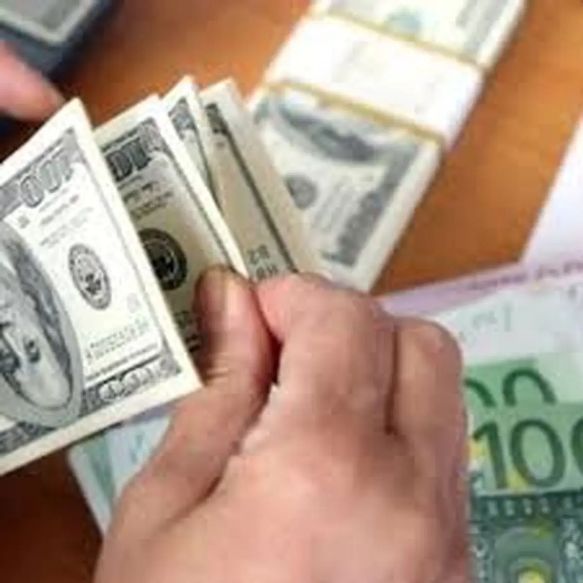 تک نرخی شدن ارز اجرایی شود
