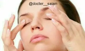 با این خوردنی ساده چین و چروک دور چشم هایتان را محو کنید