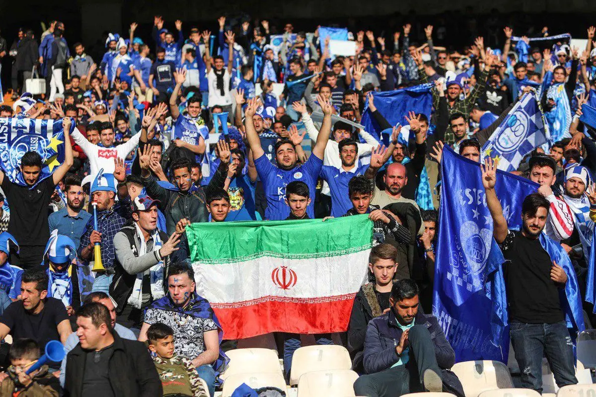 گزارش تصویری اختصاصی حضور هواداران استقلال در ورزشگاه آزادی