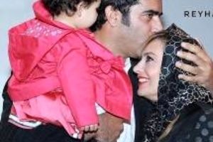 بوسیدن یکتا ناصر توسط منوچهر هادی، در جشن سالگرد ازدواجشان