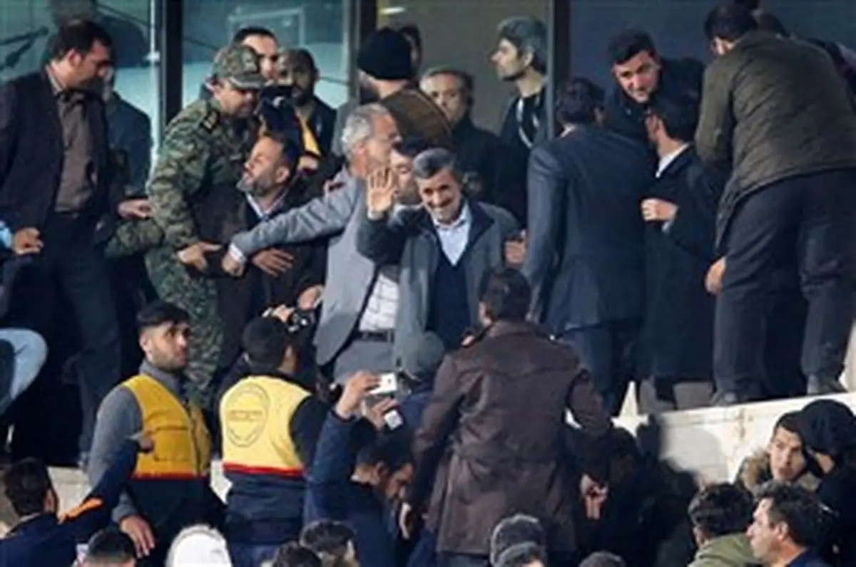محمود احمدی‌نژاد: استقلال چهار گل دیگر می زد