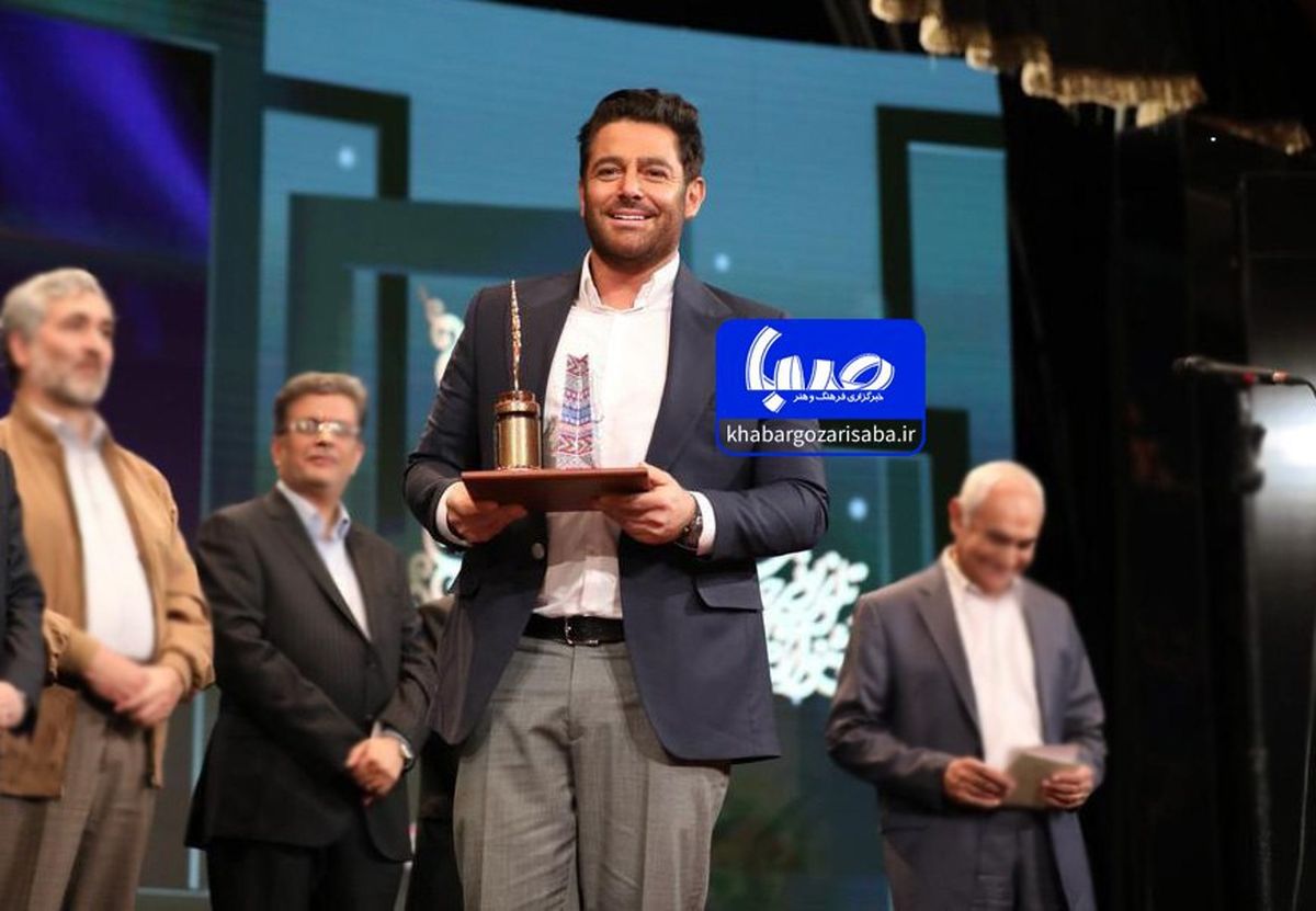 لوح تقدیر و تندیس بخش مسابقات تلویزیونی: محمدرضا گلزار برای اجرای مسابقه برنده باش