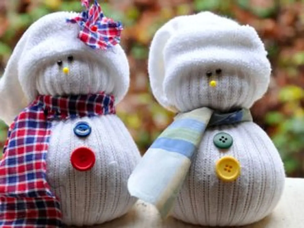 چگونه آدم برفی‌های جورابی درست کنیم؟