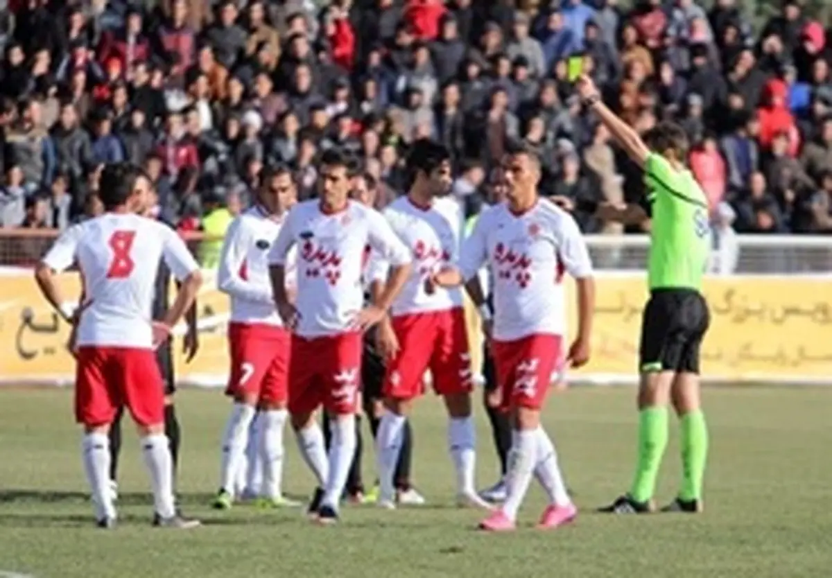 بازیکنان پدیده در پرواز وحشت/مهارت خلبان فریادرس مسافران