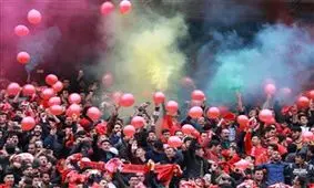 تراکتورسازی 1 - پدیده 0؛ بوسه به صدر