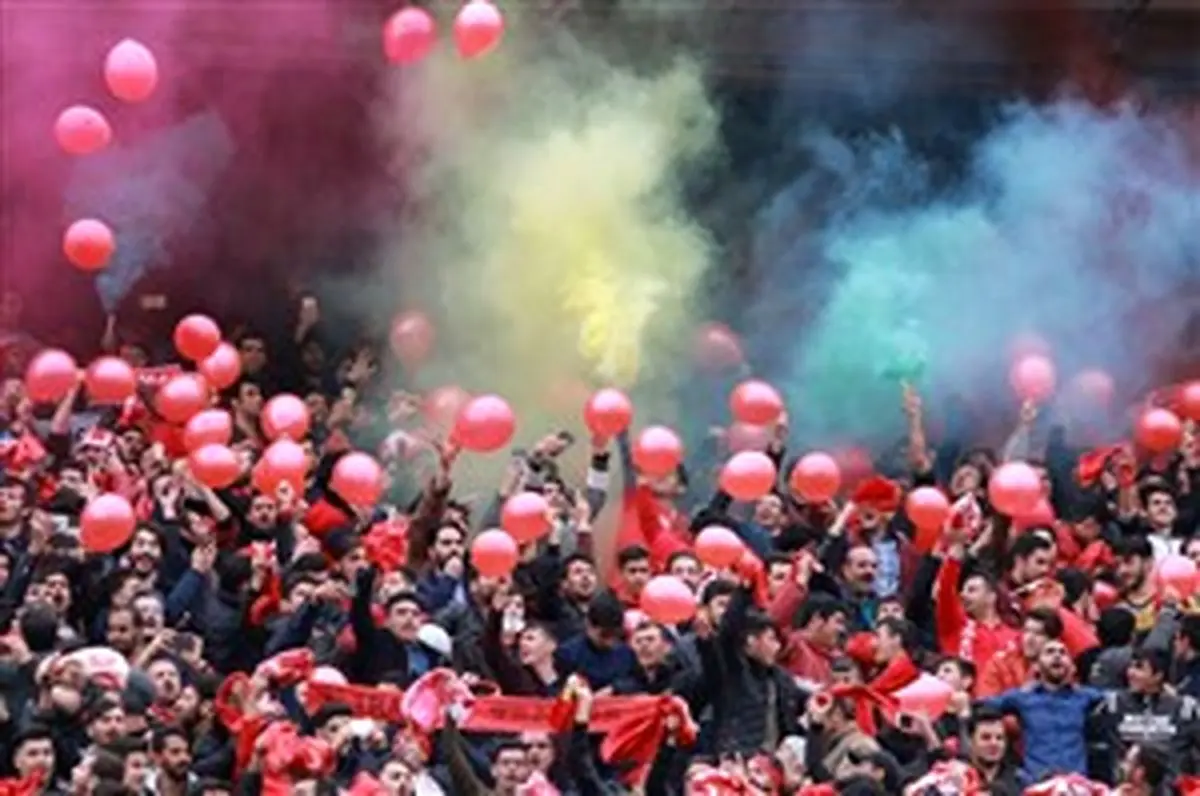 تراکتورسازی 1 - پدیده 0؛ بوسه به صدر